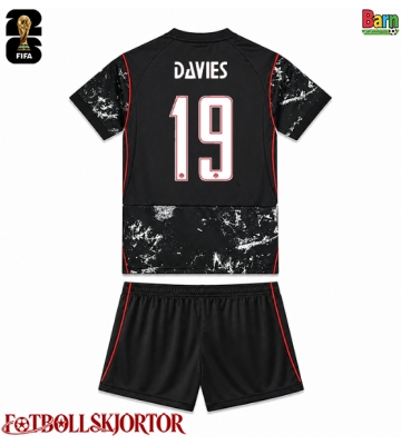 Kanada Alphonso Davies #19 Borta Kläder Barn VM 2026 Kortärmad (+ Korta byxor)